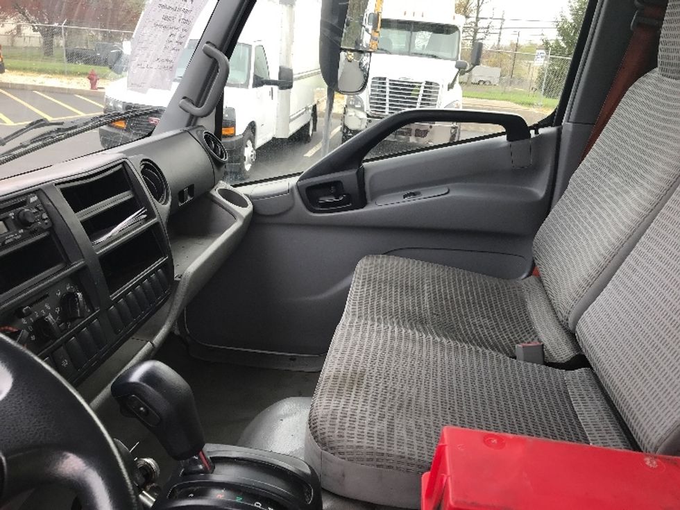 Medium Duty Box Truck-Light and Medium Duty Trucks-Hino-2019-195-Bensalem-PA-154,756\n\t\tmiles-$ 34,250 - Image 17