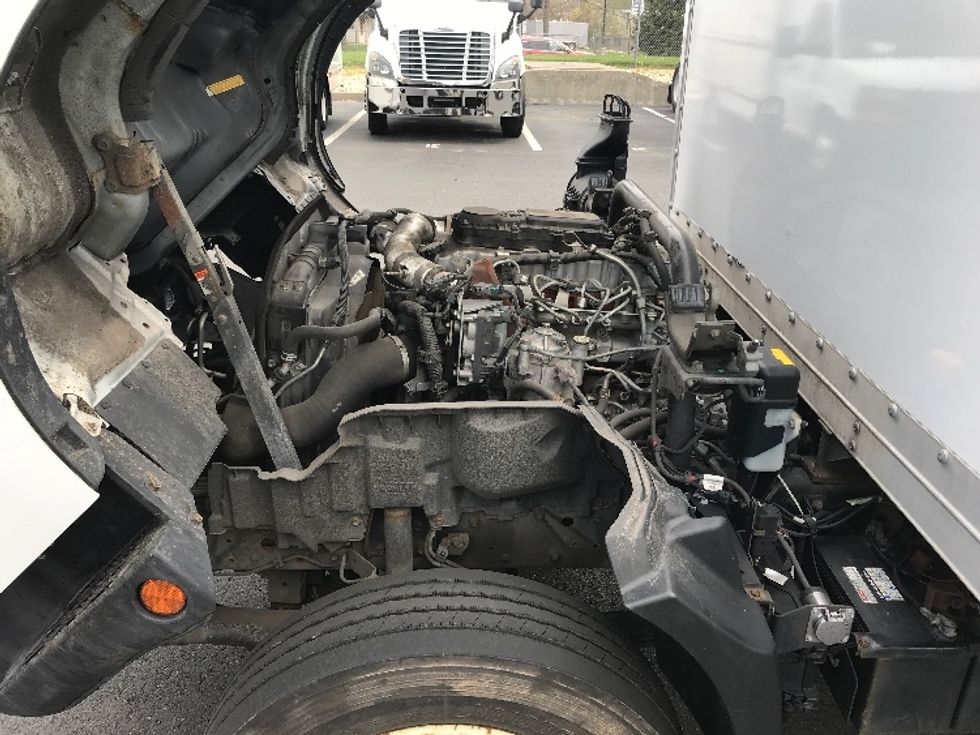 Medium Duty Box Truck-Light and Medium Duty Trucks-Hino-2019-195-Bensalem-PA-154,756\n\t\tmiles-$ 34,250 - Image 21