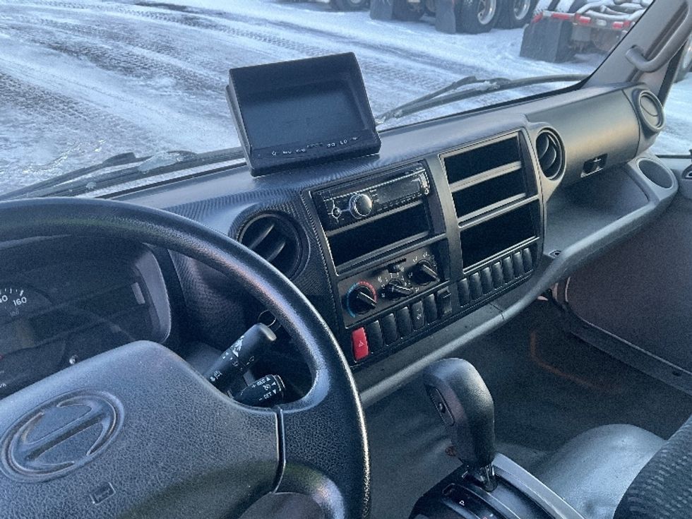 Medium Duty Box Truck-Light and Medium Duty Trucks-Hino-2019-195-Boucherville-PQ-153,181\n\t\tkm-$ 59,750 - Image 17