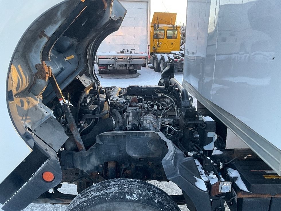 Medium Duty Box Truck-Light and Medium Duty Trucks-Hino-2019-195-Boucherville-PQ-153,181\n\t\tkm-$ 59,750 - Image 24