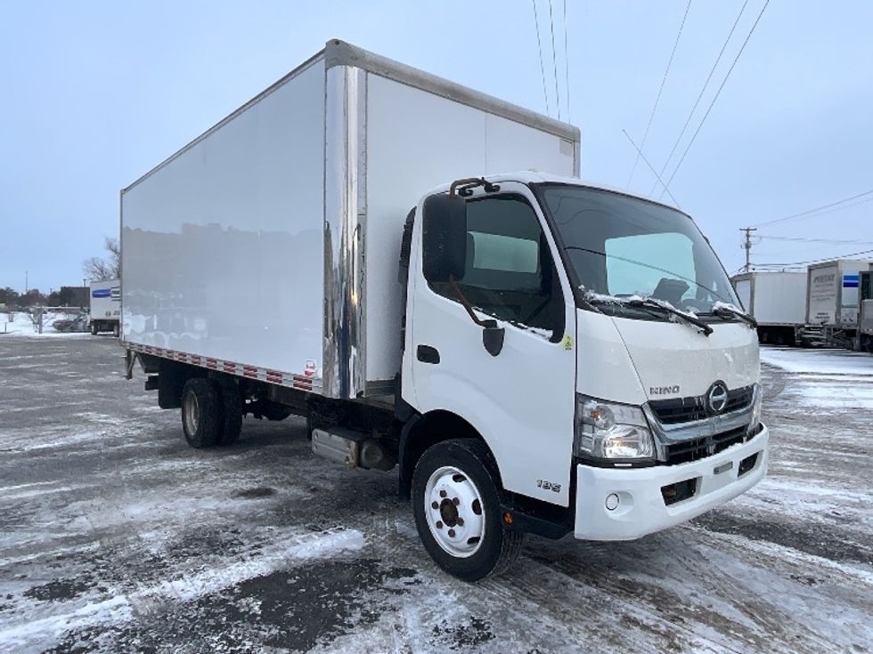 Medium Duty Box Truck-Light and Medium Duty Trucks-Hino-2019-195-Boucherville-PQ-183,653\n\t\tkm-$ 57,250 - Image 1
