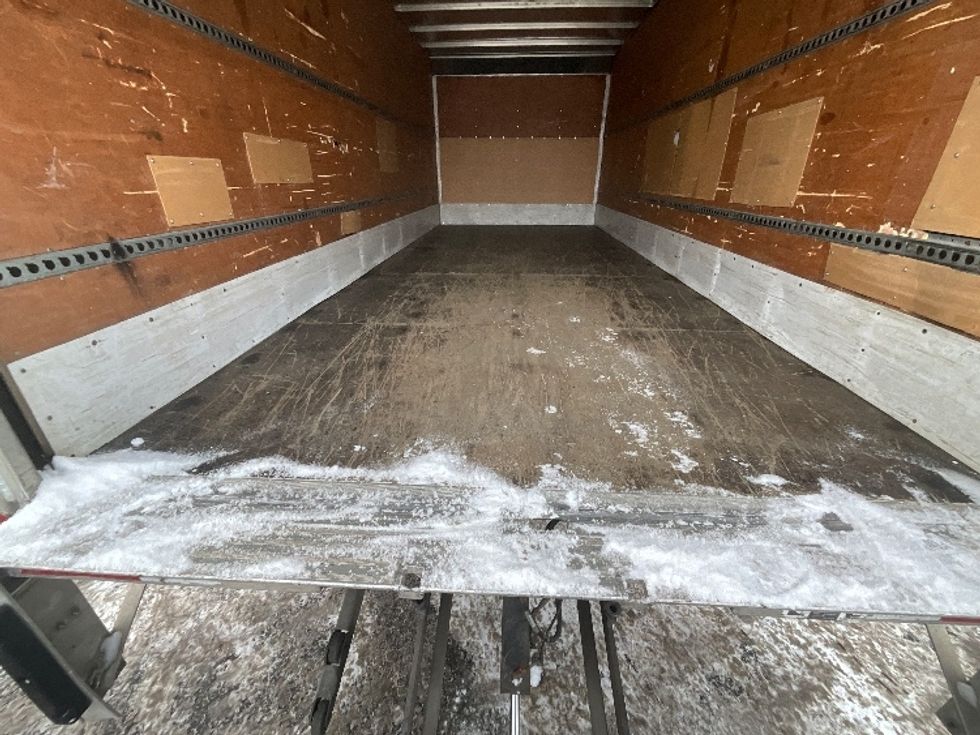 Medium Duty Box Truck-Light and Medium Duty Trucks-Hino-2019-195-Boucherville-PQ-183,653\n\t\tkm-$ 57,250 - Image 10