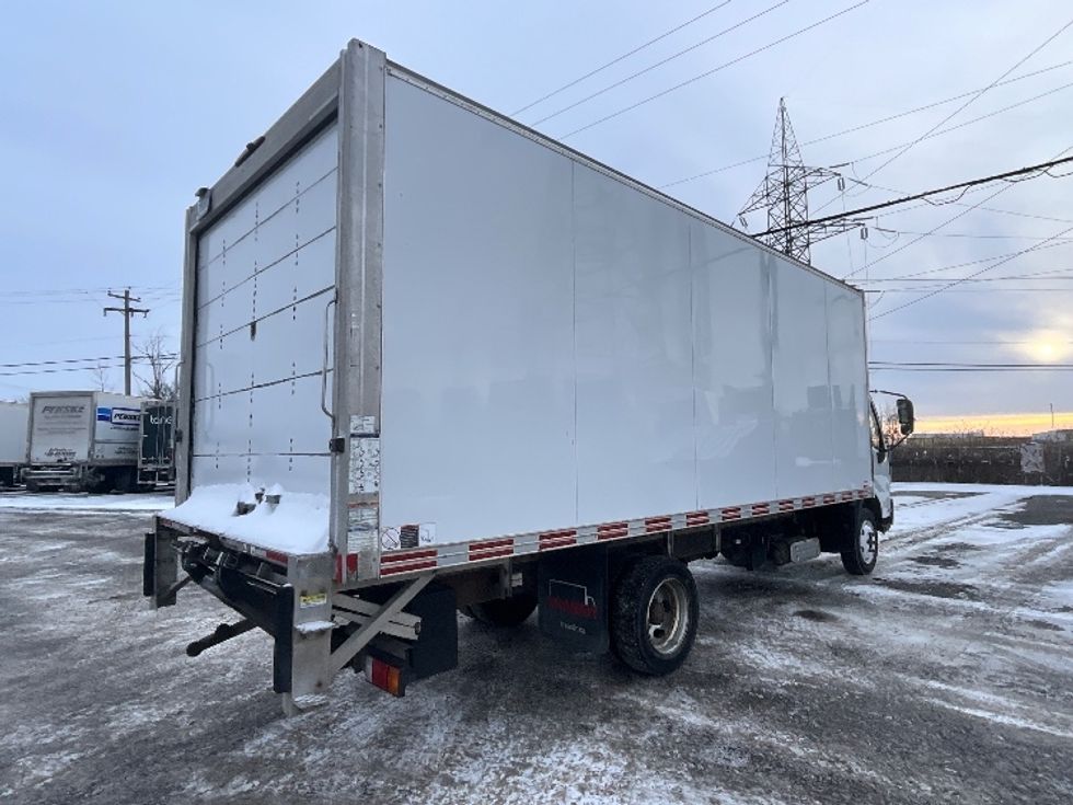Medium Duty Box Truck-Light and Medium Duty Trucks-Hino-2019-195-Boucherville-PQ-183,653\n\t\tkm-$ 57,250 - Image 13