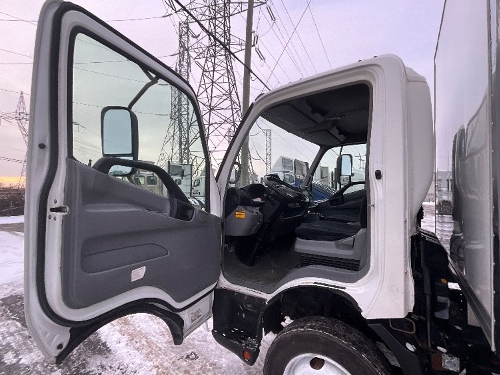 Medium Duty Box Truck-Light and Medium Duty Trucks-Hino-2019-195-Boucherville-PQ-183,653\n\t\tkm-$ 57,250 - Image 16