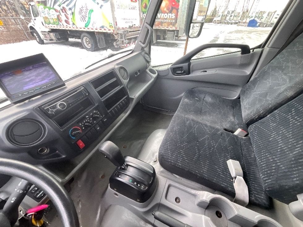 Medium Duty Box Truck-Light and Medium Duty Trucks-Hino-2019-195-Boucherville-PQ-183,653\n\t\tkm-$ 57,250 - Image 19