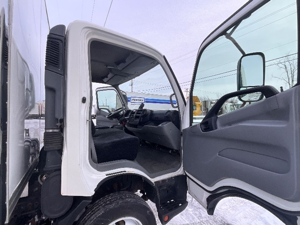 Medium Duty Box Truck-Light and Medium Duty Trucks-Hino-2019-195-Boucherville-PQ-183,653\n\t\tkm-$ 57,250 - Image 20