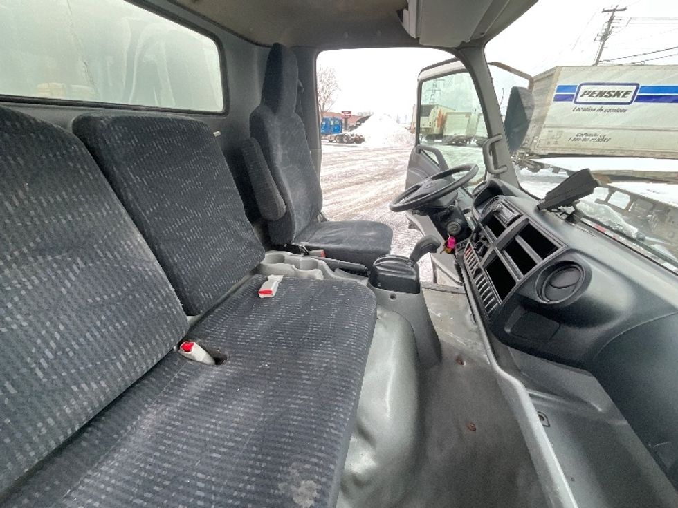 Medium Duty Box Truck-Light and Medium Duty Trucks-Hino-2019-195-Boucherville-PQ-183,653\n\t\tkm-$ 57,250 - Image 22