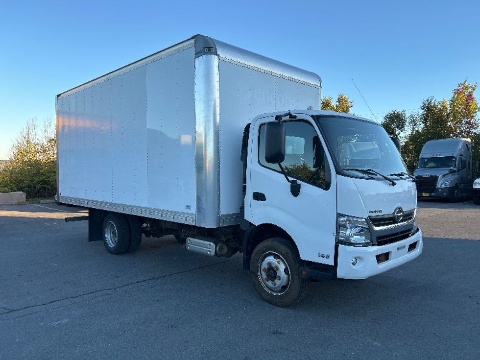 Medium Duty Box Truck-Light and Medium Duty Trucks-Hino-2019-195-Dartmouth-NS-62,329\n\t\tkm-$ 65,000 - Image 1