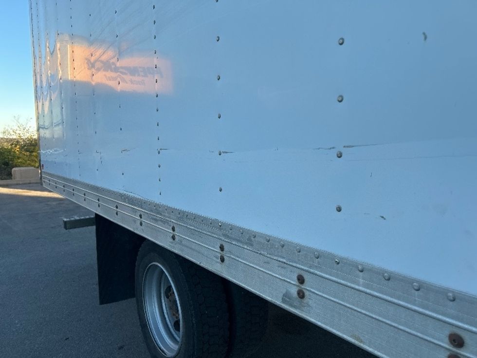 Medium Duty Box Truck-Light and Medium Duty Trucks-Hino-2019-195-Dartmouth-NS-62,329\n\t\tkm-$ 65,000 - Image 23