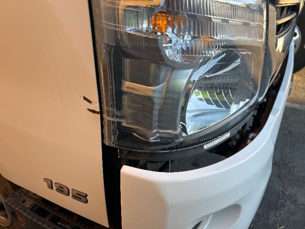 Medium Duty Box Truck-Light and Medium Duty Trucks-Hino-2019-195-Dartmouth-NS-62,329\n\t\tkm-$ 65,000 - Image 24