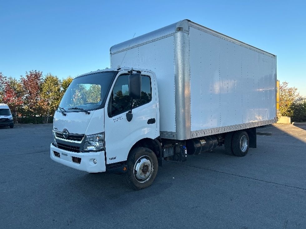 Medium Duty Box Truck-Light and Medium Duty Trucks-Hino-2019-195-Dartmouth-NS-62,329\n\t\tkm-$ 65,000 - Image 3