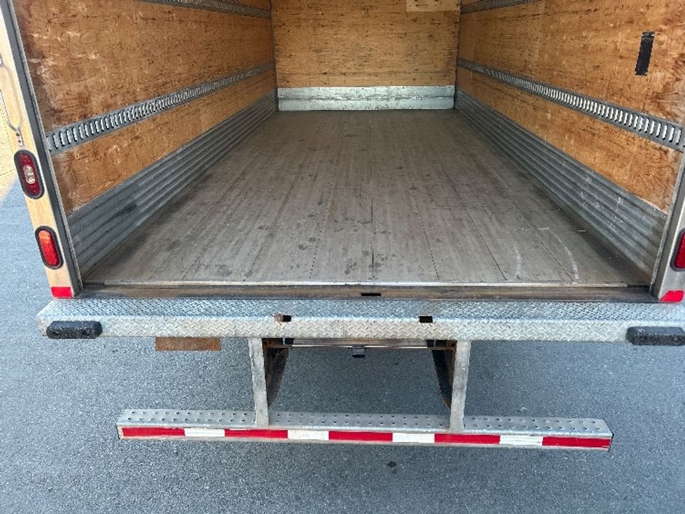 Medium Duty Box Truck-Light and Medium Duty Trucks-Hino-2019-195-Dartmouth-NS-62,329\n\t\tkm-$ 65,000 - Image 9