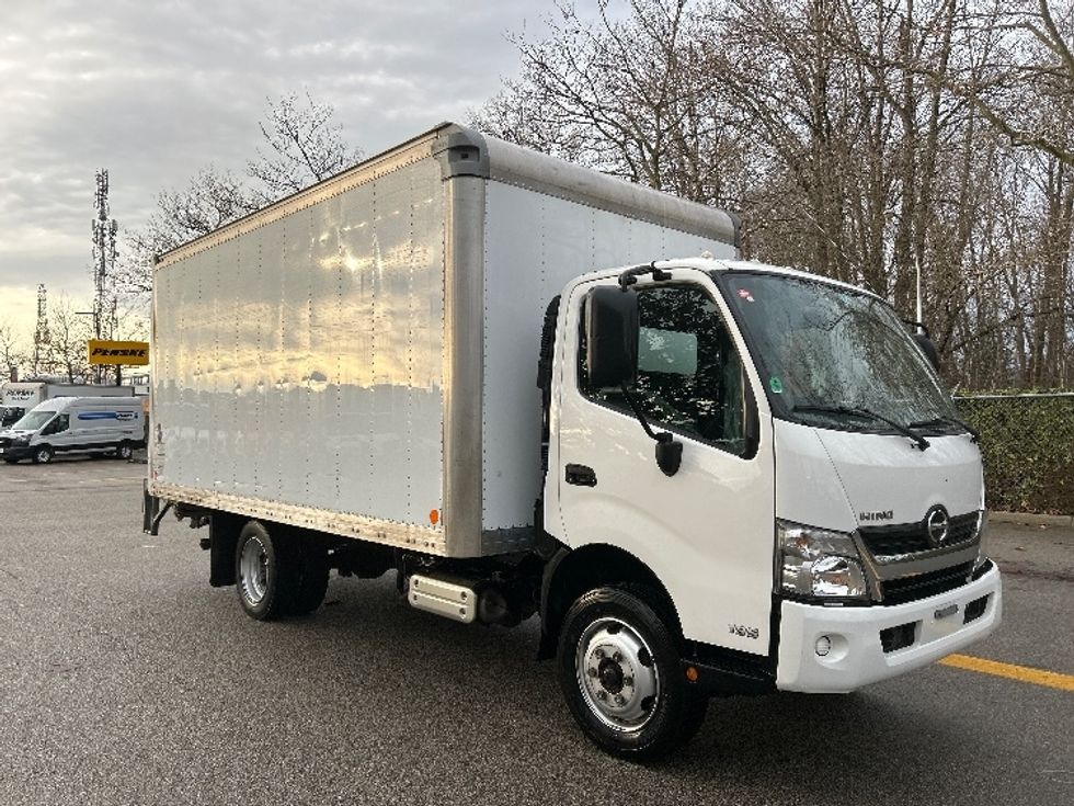 Medium Duty Box Truck-Light and Medium Duty Trucks-Hino-2019-195-Delta-BC-150,801\n\t\tkm-$ 60,000 - Image 1