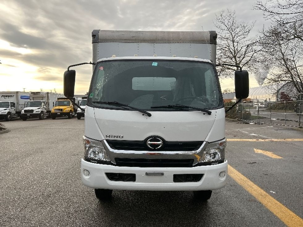 Medium Duty Box Truck-Light and Medium Duty Trucks-Hino-2019-195-Delta-BC-150,801\n\t\tkm-$ 60,000 - Image 2