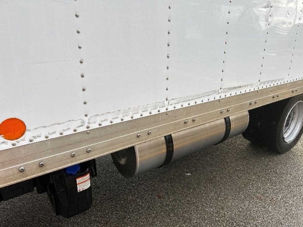 Medium Duty Box Truck-Light and Medium Duty Trucks-Hino-2019-195-Delta-BC-150,801\n\t\tkm-$ 60,000 - Image 26