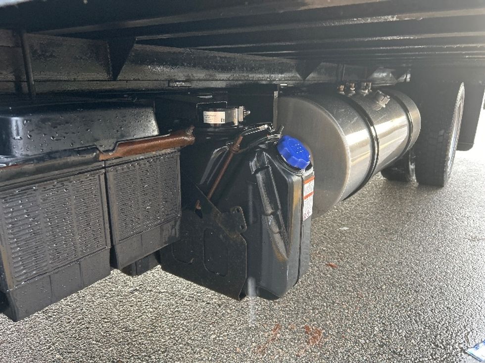 Medium Duty Box Truck-Light and Medium Duty Trucks-Hino-2019-195-Delta-BC-150,801\n\t\tkm-$ 60,000 - Image 5