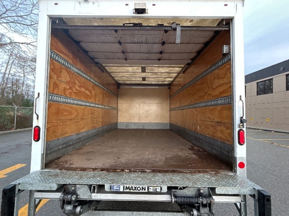 Medium Duty Box Truck-Light and Medium Duty Trucks-Hino-2019-195-Delta-BC-150,801\n\t\tkm-$ 60,000 - Image 8