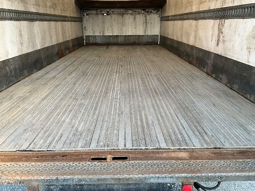 Medium Duty Box Truck-Light and Medium Duty Trucks-Hino-2019-195-Delta-BC-175,555\n\t\tkm-$ 58,500 - Image 10