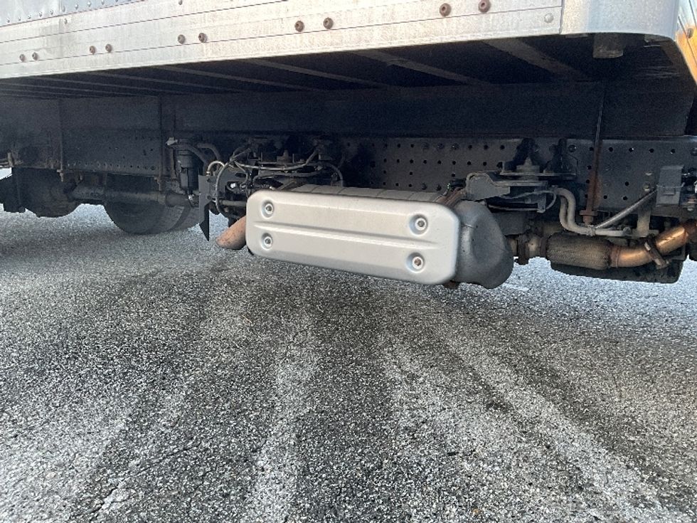 Medium Duty Box Truck-Light and Medium Duty Trucks-Hino-2019-195-Delta-BC-175,555\n\t\tkm-$ 58,500 - Image 14