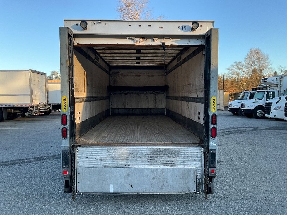 Medium Duty Box Truck-Light and Medium Duty Trucks-Hino-2019-195-Delta-BC-175,555\n\t\tkm-$ 58,500 - Image 8