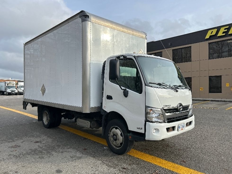 Medium Duty Box Truck-Light and Medium Duty Trucks-Hino-2019-195-Delta-BC-182,575\n\t\tkm-$ 57,250 - Image 1