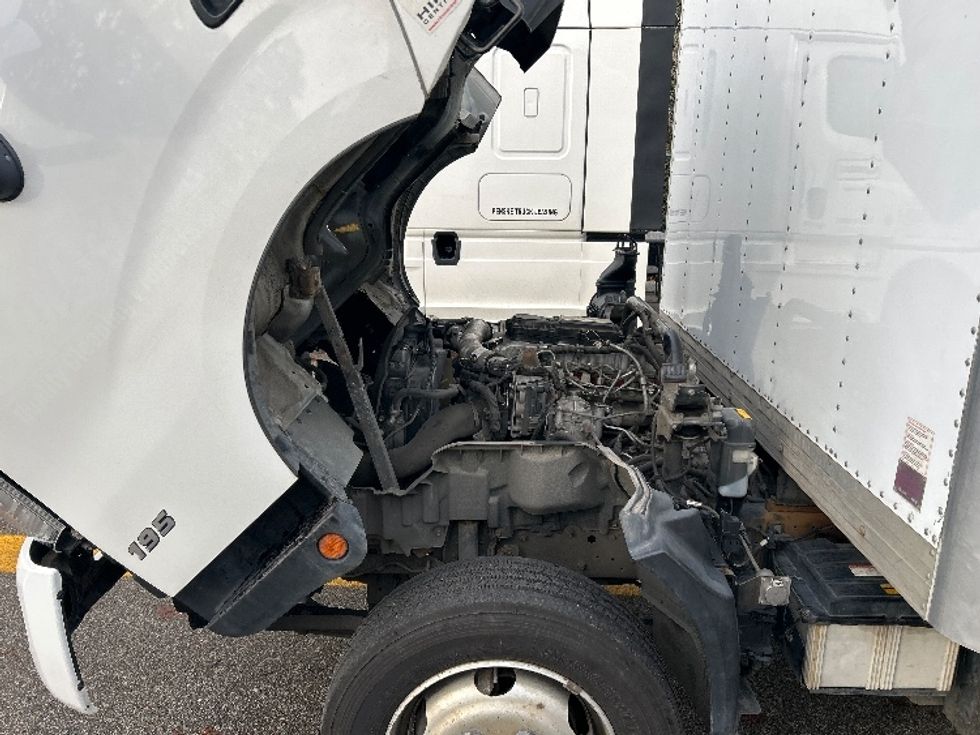 Medium Duty Box Truck-Light and Medium Duty Trucks-Hino-2019-195-Delta-BC-182,575\n\t\tkm-$ 57,250 - Image 24
