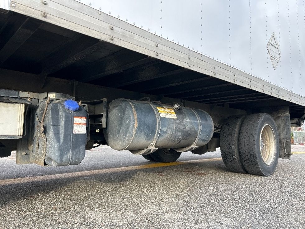 Medium Duty Box Truck-Light and Medium Duty Trucks-Hino-2019-195-Delta-BC-182,575\n\t\tkm-$ 57,250 - Image 5