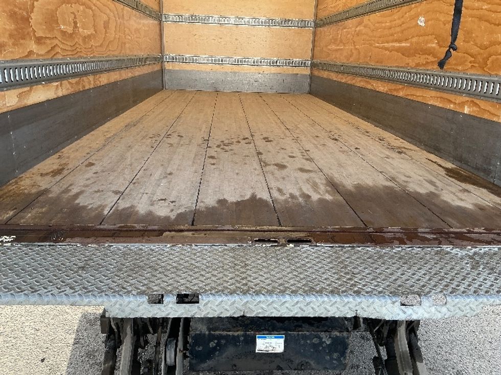 Medium Duty Box Truck-Light and Medium Duty Trucks-Hino-2019-195-Edmonton-AB-114,433\n\t\tkm-$ 63,000 - Image 10