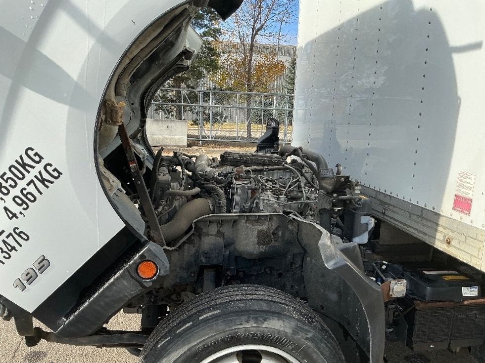 Medium Duty Box Truck-Light and Medium Duty Trucks-Hino-2019-195-Edmonton-AB-114,433\n\t\tkm-$ 63,000 - Image 24