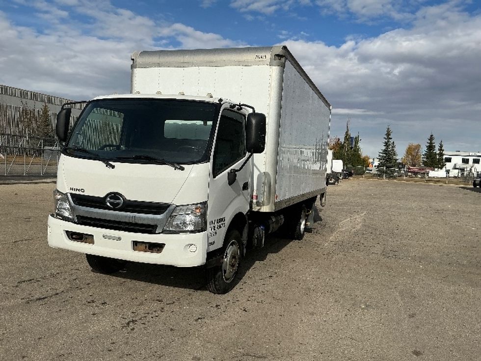 Medium Duty Box Truck-Light and Medium Duty Trucks-Hino-2019-195-Edmonton-AB-114,433\n\t\tkm-$ 63,000 - Image 3