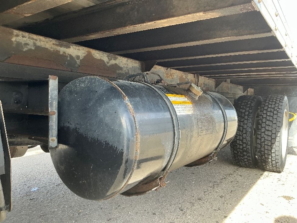 Medium Duty Box Truck-Light and Medium Duty Trucks-Hino-2019-195-Edmonton-AB-114,433\n\t\tkm-$ 63,000 - Image 5