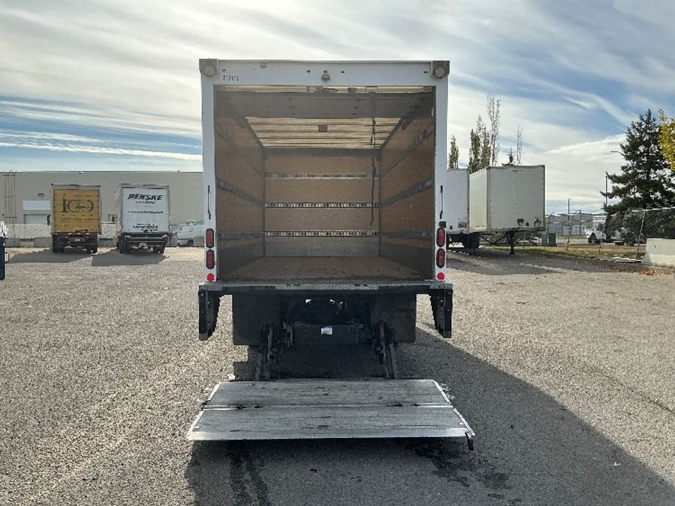Medium Duty Box Truck-Light and Medium Duty Trucks-Hino-2019-195-Edmonton-AB-114,433\n\t\tkm-$ 63,000 - Image 9