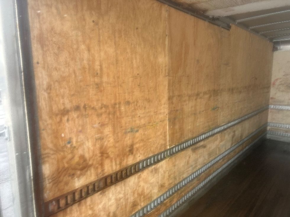 Medium Duty Box Truck-Light and Medium Duty Trucks-Hino-2019-195-Fredonia-NY-116,060\n\t\tmiles-$ 37,500 - Image 11