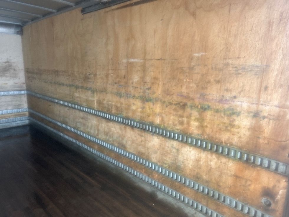 Medium Duty Box Truck-Light and Medium Duty Trucks-Hino-2019-195-Fredonia-NY-116,060\n\t\tmiles-$ 37,500 - Image 12