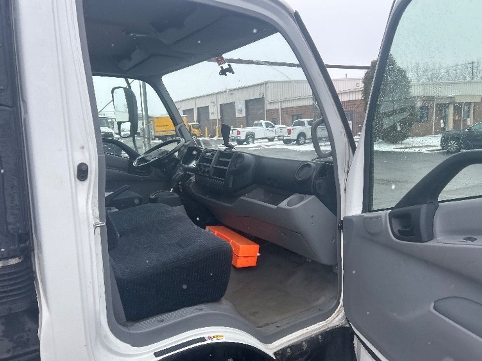 Medium Duty Box Truck-Light and Medium Duty Trucks-Hino-2019-195-Fredonia-NY-116,060\n\t\tmiles-$ 37,500 - Image 20
