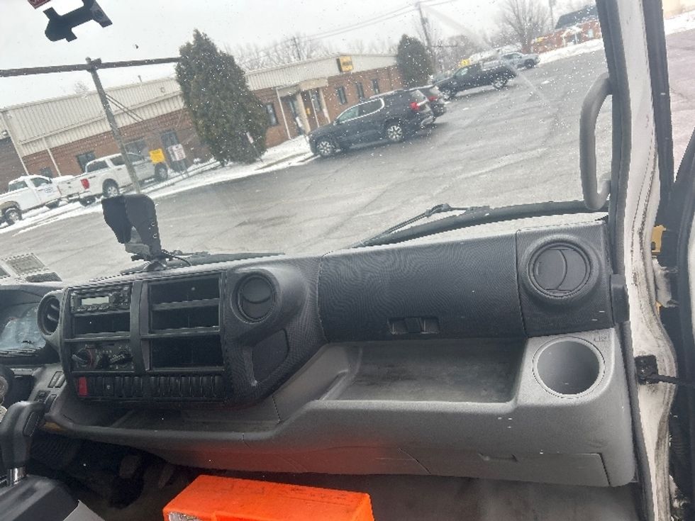 Medium Duty Box Truck-Light and Medium Duty Trucks-Hino-2019-195-Fredonia-NY-116,060\n\t\tmiles-$ 37,500 - Image 21