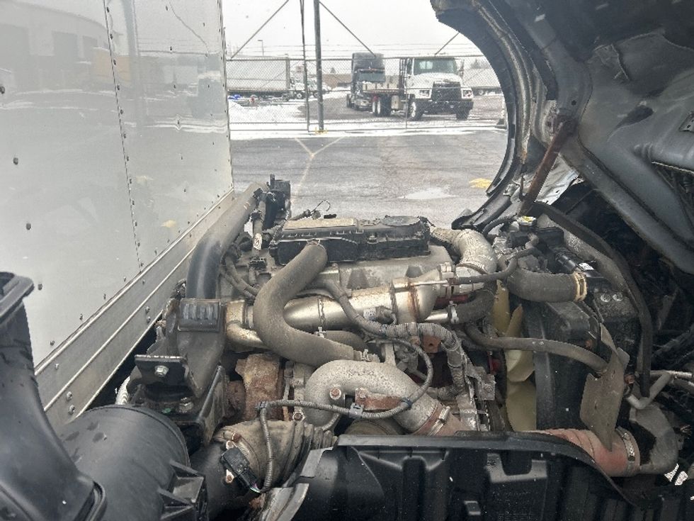 Medium Duty Box Truck-Light and Medium Duty Trucks-Hino-2019-195-Fredonia-NY-116,060\n\t\tmiles-$ 37,500 - Image 23