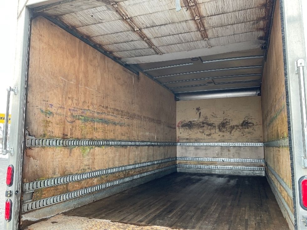 Medium Duty Box Truck-Light and Medium Duty Trucks-Hino-2019-195-Fredonia-NY-123,443\n\t\tmiles-$ 36,750 - Image 11