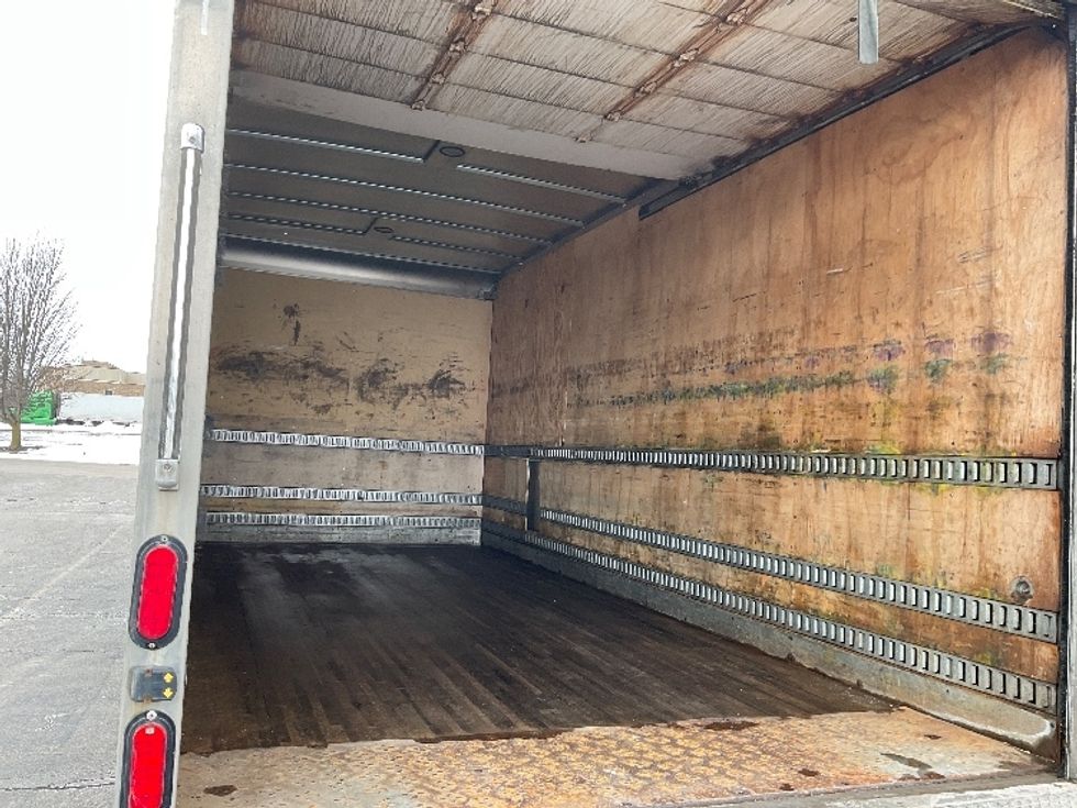 Medium Duty Box Truck-Light and Medium Duty Trucks-Hino-2019-195-Fredonia-NY-123,443\n\t\tmiles-$ 36,750 - Image 12
