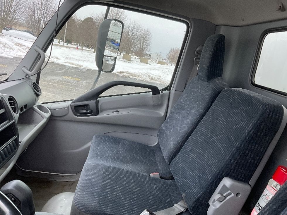 Medium Duty Box Truck-Light and Medium Duty Trucks-Hino-2019-195-Fredonia-NY-123,443\n\t\tmiles-$ 36,750 - Image 19