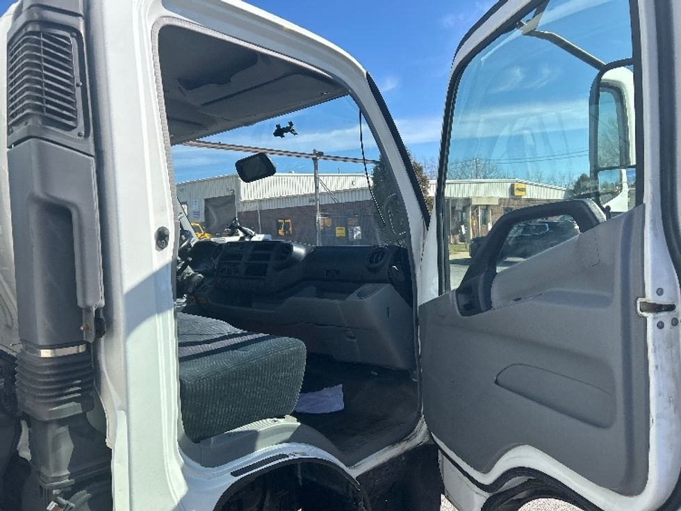 Medium Duty Box Truck-Light and Medium Duty Trucks-Hino-2019-195-Fredonia-NY-123,443\n\t\tmiles-$ 36,750 - Image 20