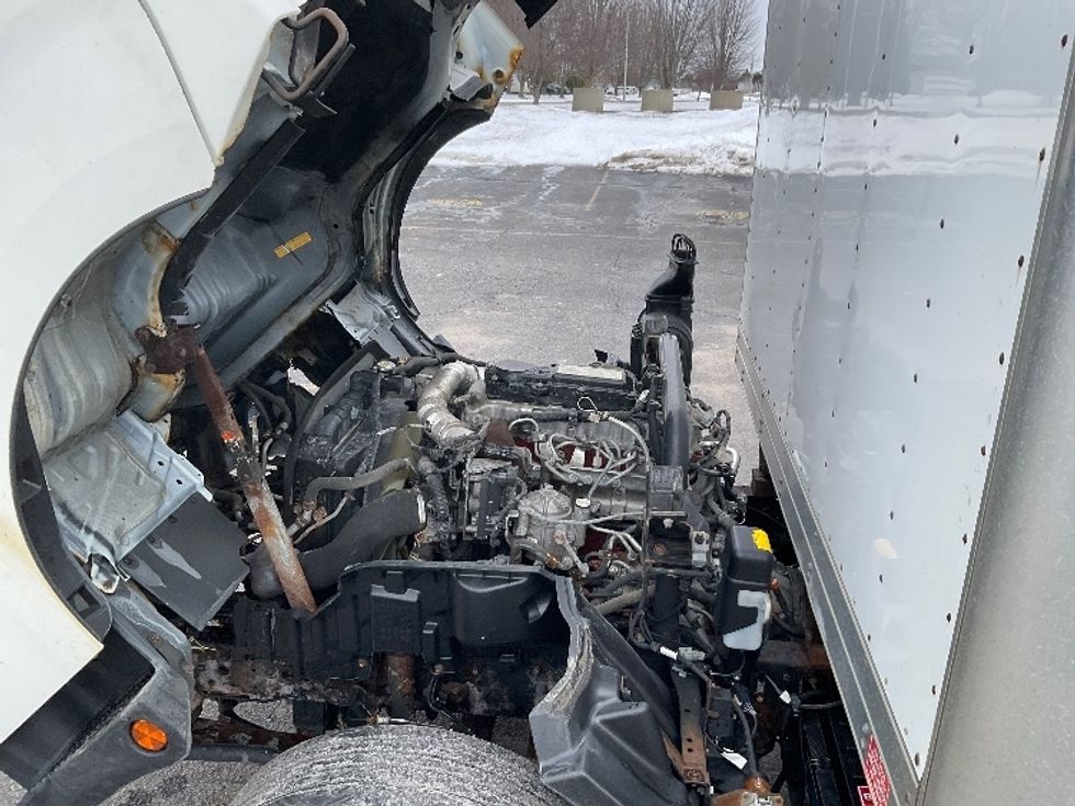 Medium Duty Box Truck-Light and Medium Duty Trucks-Hino-2019-195-Fredonia-NY-123,443\n\t\tmiles-$ 36,750 - Image 24