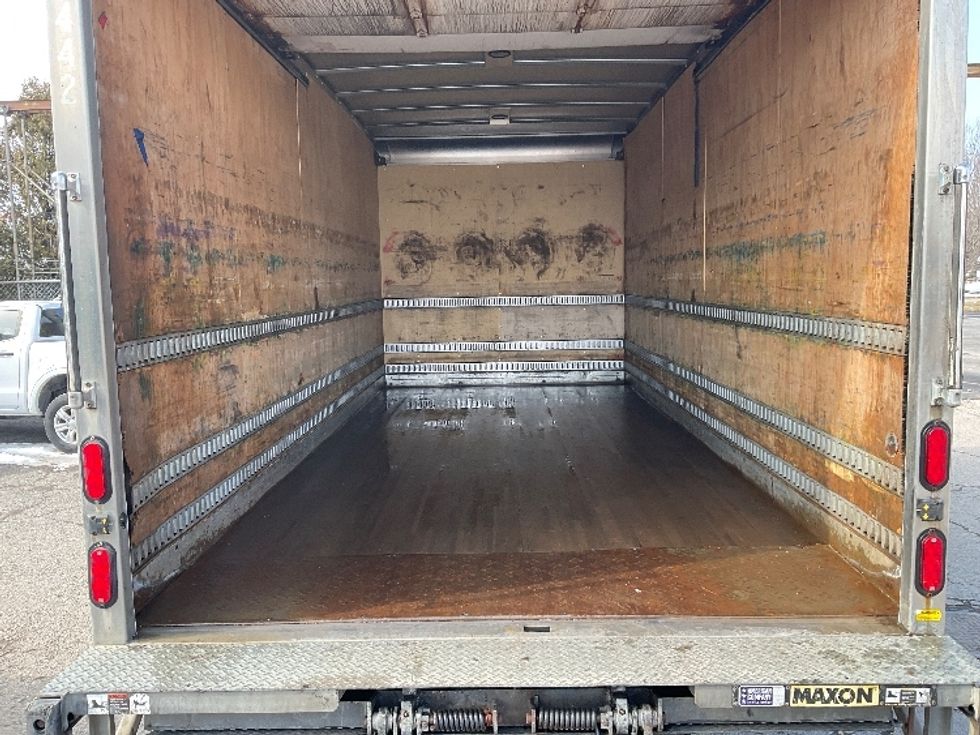 Medium Duty Box Truck-Light and Medium Duty Trucks-Hino-2019-195-Fredonia-NY-123,743\n\t\tmiles-$ 36,750 - Image 10