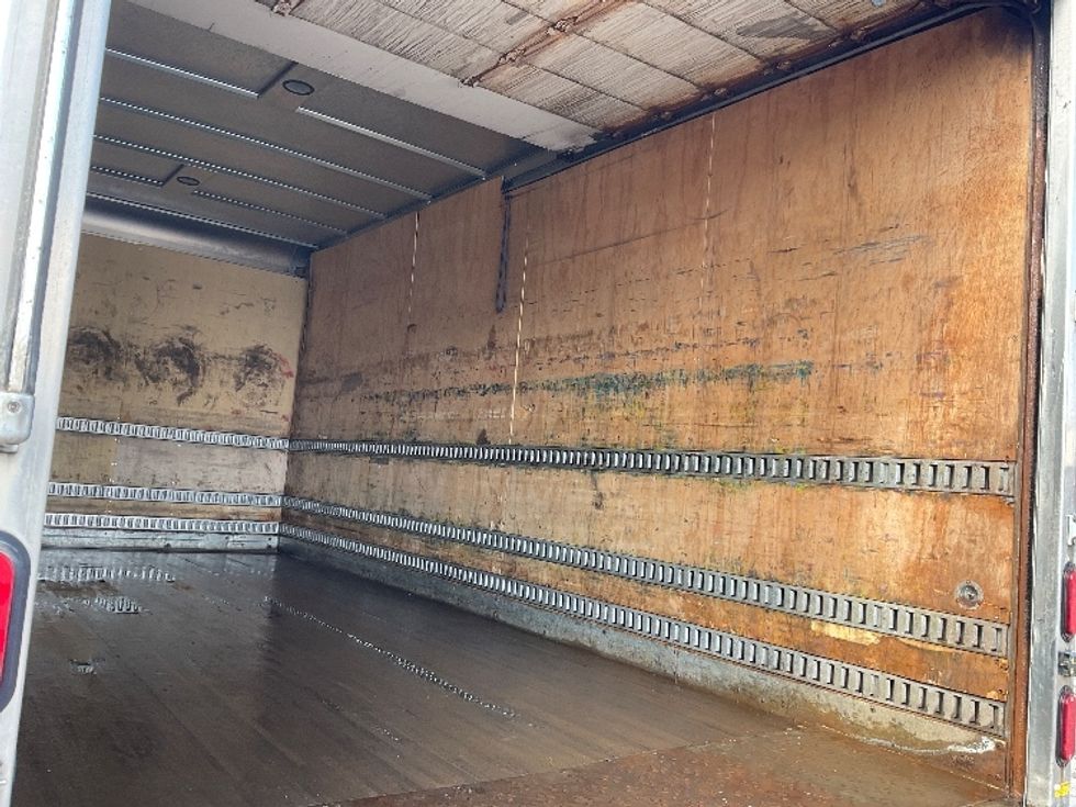 Medium Duty Box Truck-Light and Medium Duty Trucks-Hino-2019-195-Fredonia-NY-123,743\n\t\tmiles-$ 36,750 - Image 12