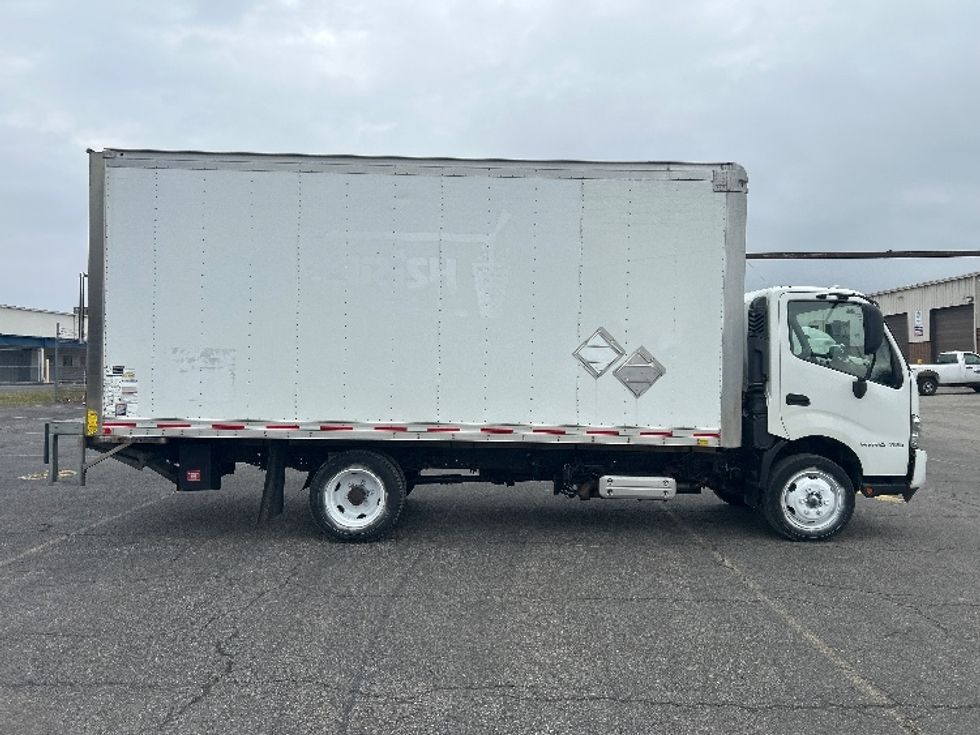 Medium Duty Box Truck-Light and Medium Duty Trucks-Hino-2019-195-Fredonia-NY-123,743\n\t\tmiles-$ 36,750 - Image 15