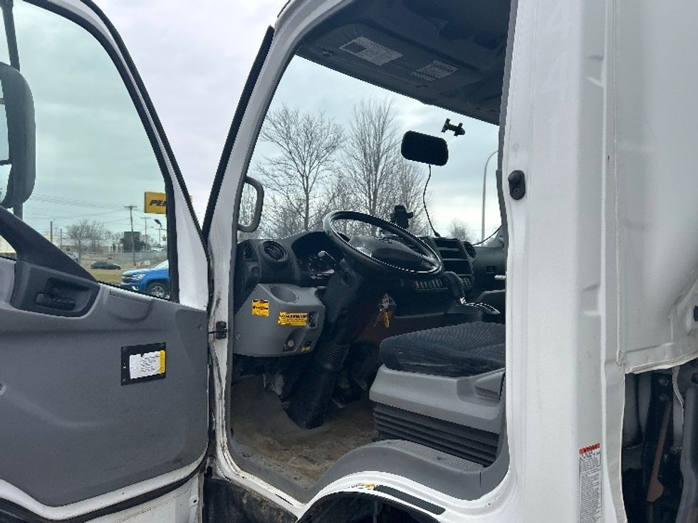 Medium Duty Box Truck-Light and Medium Duty Trucks-Hino-2019-195-Fredonia-NY-123,743\n\t\tmiles-$ 36,750 - Image 16