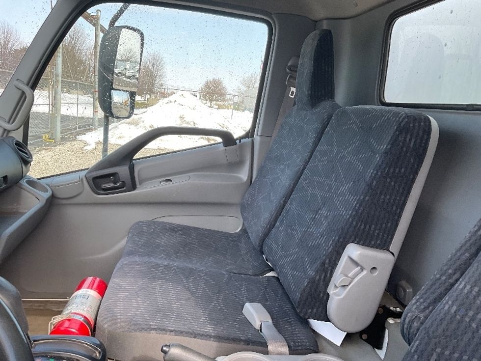 Medium Duty Box Truck-Light and Medium Duty Trucks-Hino-2019-195-Fredonia-NY-123,743\n\t\tmiles-$ 36,750 - Image 19