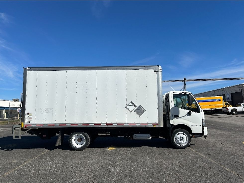 Medium Duty Box Truck-Light and Medium Duty Trucks-Hino-2019-195-Fredonia-NY-123,743\n\t\tmiles-$ 36,750 - Image 4