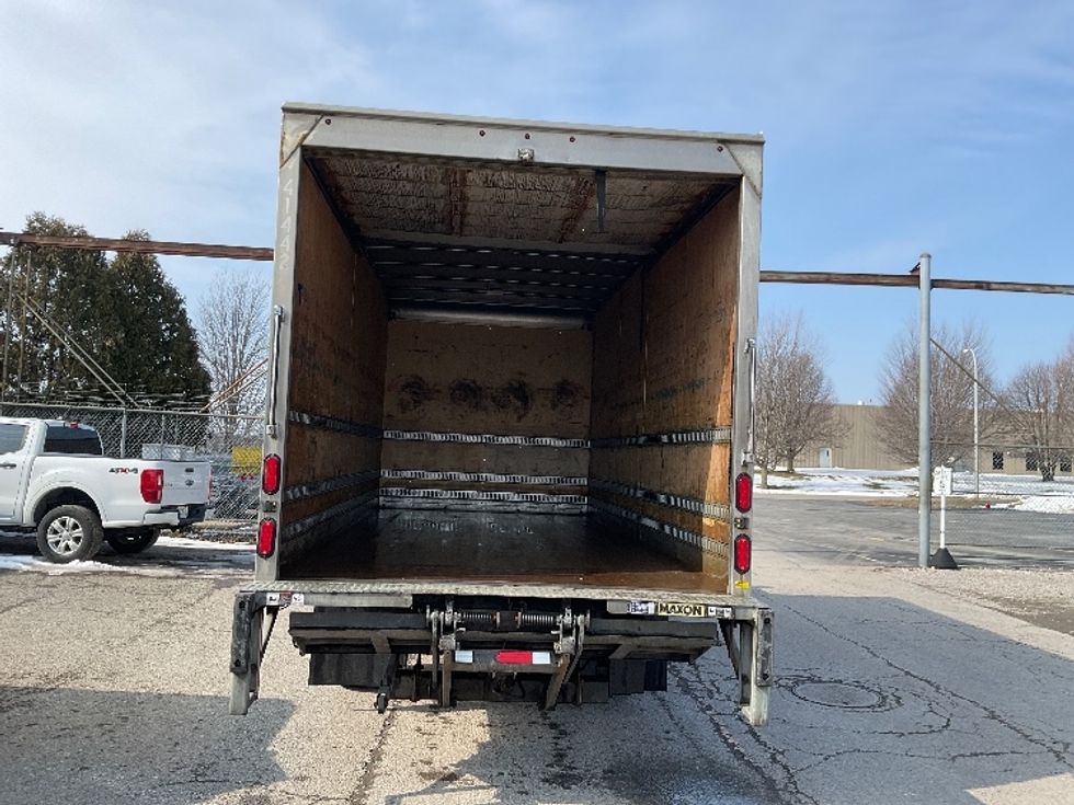 Medium Duty Box Truck-Light and Medium Duty Trucks-Hino-2019-195-Fredonia-NY-123,743\n\t\tmiles-$ 36,750 - Image 8