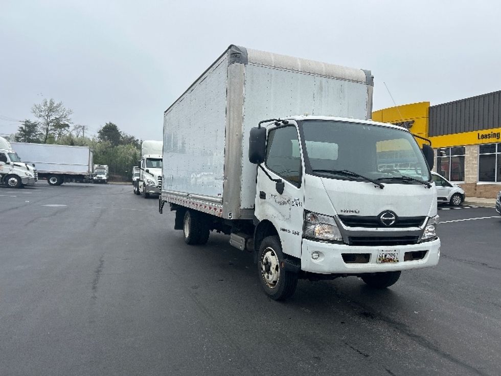 Medium Duty Box Truck-Light and Medium Duty Trucks-Hino-2019-195-Jessup-MD-102,903\n\t\tmiles-$ 41,500 - Image 1